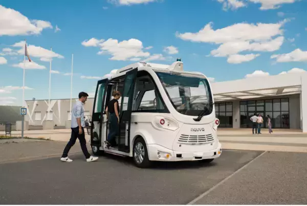 南紀白浜空港においてMR(複合現実)技術やローカル5Gを活用した 「MR空港体験」の実証実験を開始