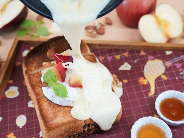 蜂蜜専門店の“魅惑のハニーチーズトースト”が2年ぶりに復活！ 3種の濃厚ハニーと熱々とろとろチーズの極上マリアージュ