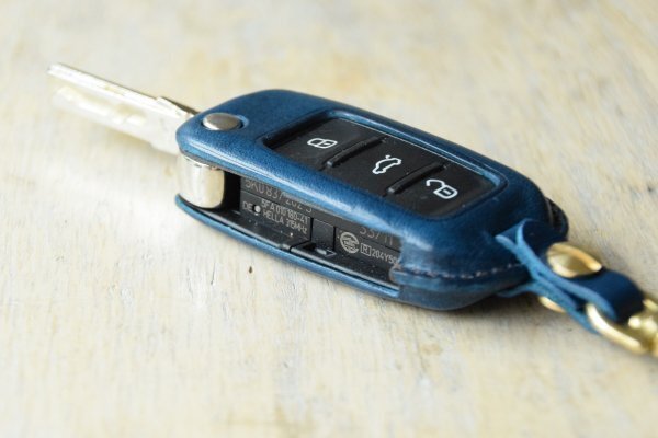 フォルクスワーゲン（VW）向けスマートキーケース・キーカバーの発売を開始