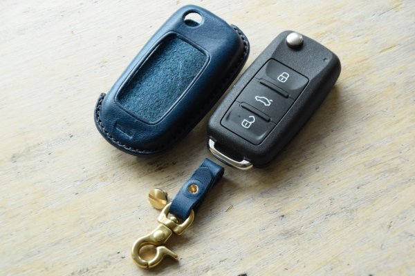 フォルクスワーゲン（VW）向けスマートキーケース・キーカバーの発売を開始