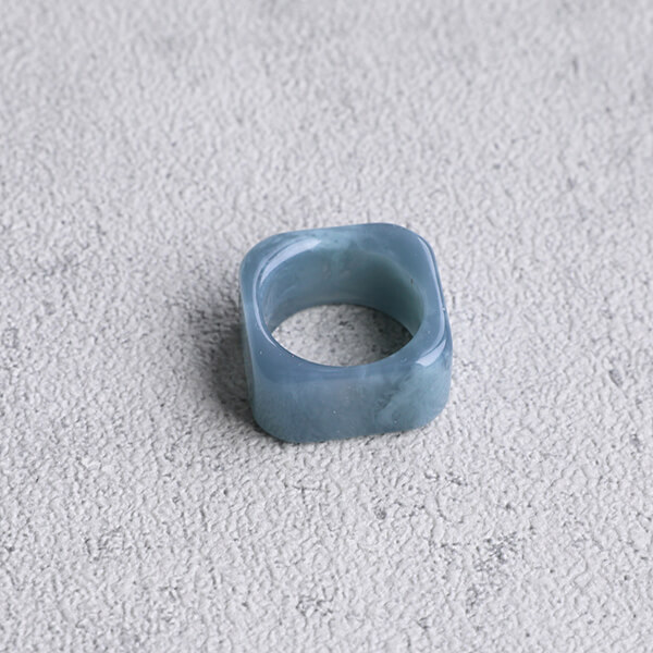 夏コーデに映える、旬なアクセをご提案！シンプルながらさりげなく個性が光る“プレイフル”な新作アクセサリーが登場！