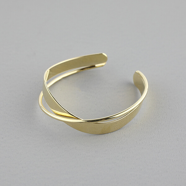 夏コーデに映える、旬なアクセをご提案！シンプルながらさりげなく個性が光る“プレイフル”な新作アクセサリーが登場！