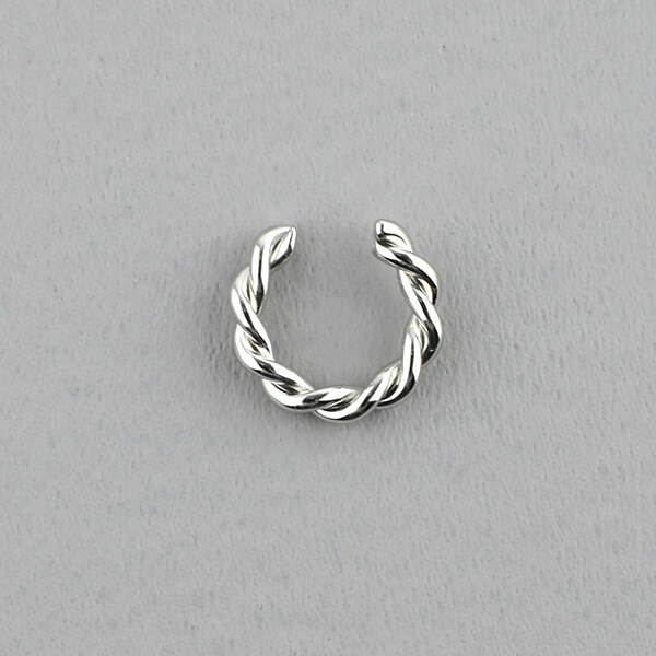 夏コーデに映える、旬なアクセをご提案！シンプルながらさりげなく個性が光る“プレイフル”な新作アクセサリーが登場！