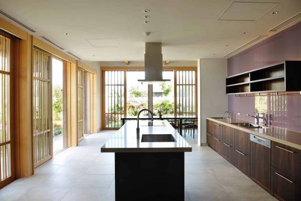 【星のや沖縄】摘みたてのハーブを使った琉球菓子づくりに挑戦「琉球菓子あしび」を開催　～約30種類以上のハーブが育つ「キッチンガーデン」でハーブを収穫～｜開催期間：2023年3月1日～5月31日