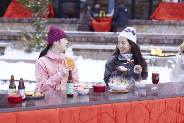 【トマム】ゲレンデに設置されたこたつで北海道ならではの食材を使用したおでんを楽しむ「スキーインスキーアウトこたつラウンジ」登場 ～ホットドリンクやクラフトビール10種もご用意～｜期日：2022年12月1日