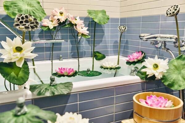 【BEB5土浦】ベッドがメロンだらけになっていたり、お風呂に蓮の花が咲いていたり...「茨城の魅力をとことん体験！夏のハプニングステイ」実施｜期間：2022年6月1日～8月31日