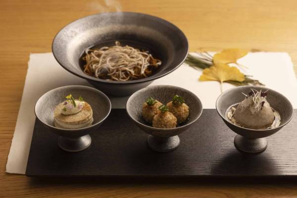 【星のや東京】落語協会所属の真打「玉屋柳勢」による落語を聞き、話に出てくる秋の旬の味覚を堪能する「東京・ご馳走落語」開催｜期間：2022年9月1日～11月30日