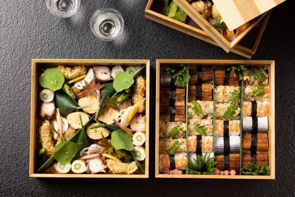 【星のや東京】隅田川で「お江戸船上夕涼み」開催　貸切舟で夏酒と老舗料亭の四段重を堪能｜期間：2022年6月1日～8月31日