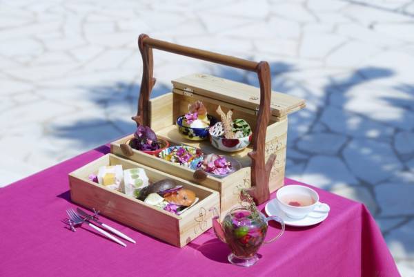 【リゾナーレ小浜島】色鮮やかに咲き誇るブーゲンビリアを満喫する 「ブーゲンビリアステイ」登場｜期間：2022 年1 月5 日～2 月 28 日