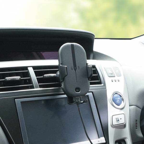 赤外線センサー内蔵でスマートフォンを近づけると自動ホールドする車載用ワイヤレス充電ホルダーが登場