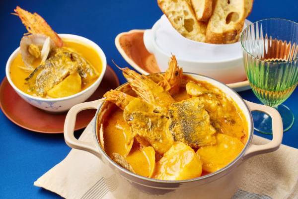 【OMO5小樽】OMO5小樽限定！こたつ付の船で雪景色を楽しむ「小樽運河こたつクルージング」開催～こたつやニシンのブイヤベースで温まるクルージングで冬の小樽運河を盛り上げる～｜期間：2022年12月1日～2023年3月31日