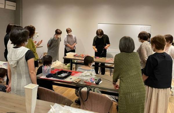 一流デザイナーに直接学べる！花まつフラワーアカデミー特別講師スペシャルレッスン開講【７月は中山佳巳先生】　8月レッスン申込受付中！