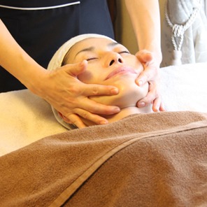 完全個室のプライベートサロン！オールハンドの施術とカラー診断、メイクまであなたのキレイをトータルでサポート！「フェイシャルサロン Reshiel」の情報を駅近ドットコムで公開