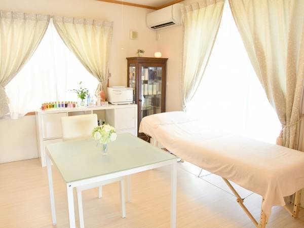 完全個室のプライベートサロン！オールハンドの施術とカラー診断、メイクまであなたのキレイをトータルでサポート！「フェイシャルサロン Reshiel」の情報を駅近ドットコムで公開