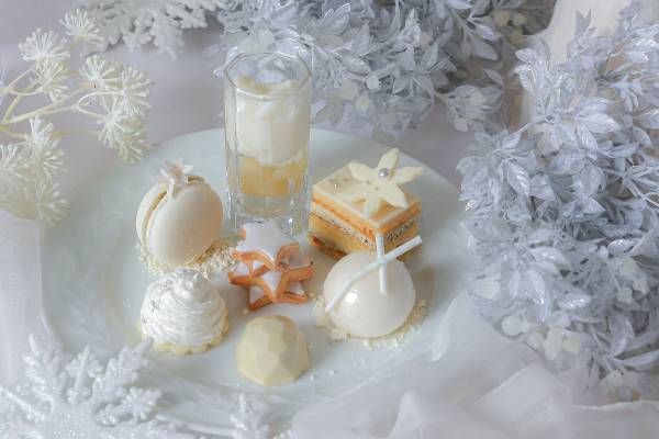 【京都】降り積もる雪景色をイメージした純白のスイーツ  『MASSHIRO（まっしろ） アフタヌーンティー』期間限定販売