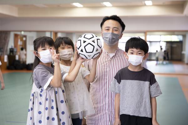 元Jリーガー廣瀨智靖さん自身のアパレルブランド「I'll be」の収益の一部で社会貢献活動