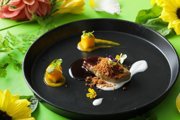 “薩摩富士ふもとのひまわり畑”を表現したサマーコース『TAKUMI鉄板焼フレンチコース～鹿児島×愛知～』販売