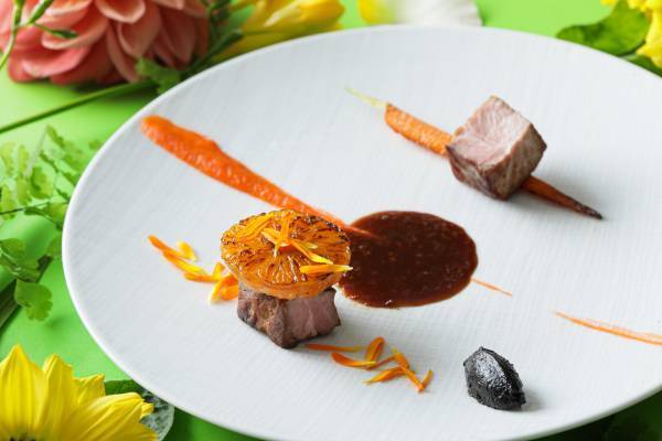 “薩摩富士ふもとのひまわり畑”を表現したサマーコース『TAKUMI鉄板焼フレンチコース～鹿児島×愛知～』販売