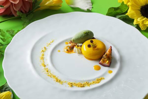 “薩摩富士ふもとのひまわり畑”を表現したサマーコース『TAKUMI鉄板焼フレンチコース～鹿児島×愛知～』販売