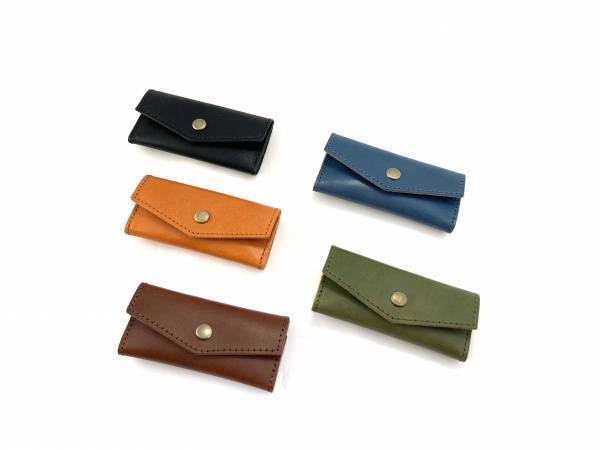 予備の現金の安心感！  栃木レザーの極小財布「 Atte2 」