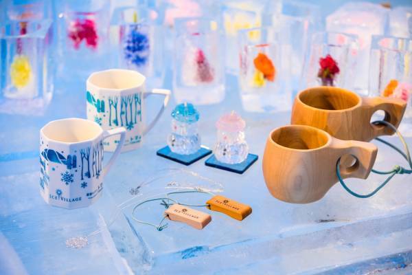 【星野リゾート　トマム】氷でできたドームが立ち並ぶ「アイスヴィレッジ」オープン 氷の街を空中散歩できる「氷上のジップライン」が登場～｜期間：2021年12月10日～2022年3月14日（予定）