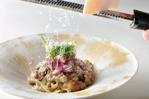 【リゾナーレ那須】メインダイニング「OTTO SETTE NASU」で、イタリア トスカーナ州の郷土料理と茸やさつまいも等の旬の食材を掛け合わせた秋限定のディナーコースを提供