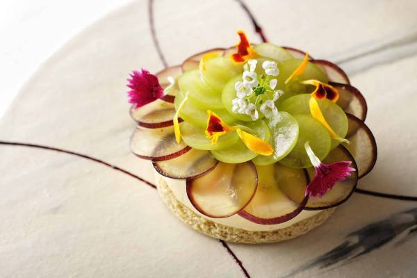 【リゾナーレ那須】メインダイニング「OTTO SETTE NASU」で、イタリア トスカーナ州の郷土料理と茸やさつまいも等の旬の食材を掛け合わせた秋限定のディナーコースを提供