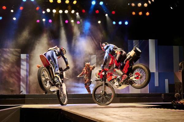 いよいよ開幕迫る！超本格バイクアクション炸裂の 「仮面ライダー大集合バトル」！」