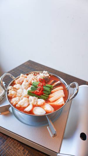 【新登場】本場韓国の辛さを追求した新商品“ホルモン韓国鍋”　～京都の韓国料理店「ナグォンチャン」～