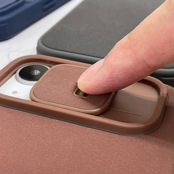 【iPhone14シリーズ】カメラレンズも保護する手帳型ケース！