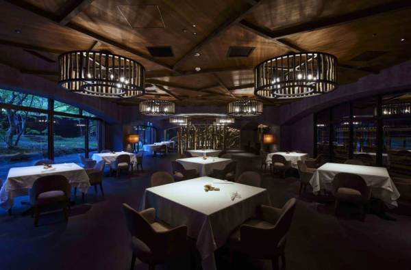 フレンチレストラン「Sonore(ソノール)」で秋限定メニューを提供 ～渓流を望むテラスから始まる、鯖、木の子など秋の味覚を堪能するフルコース～｜期間：2022年9月16日～11月26日