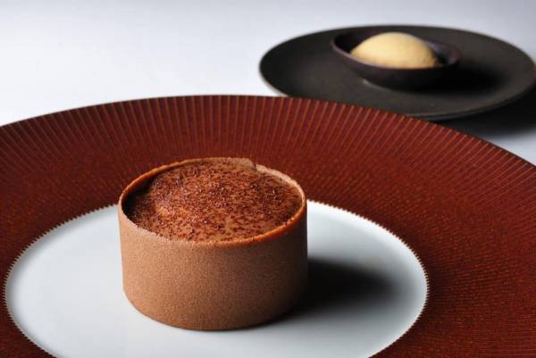 フレンチレストラン「Sonore(ソノール)」で秋限定メニューを提供 ～渓流を望むテラスから始まる、鯖、木の子など秋の味覚を堪能するフルコース～｜期間：2022年9月16日～11月26日