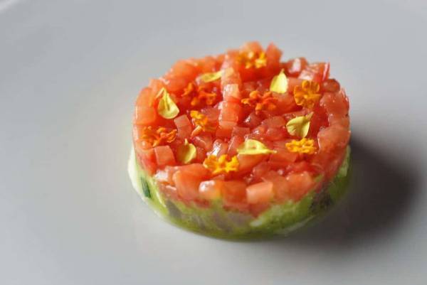 フレンチレストラン「Sonore(ソノール)」で秋限定メニューを提供 ～渓流を望むテラスから始まる、鯖、木の子など秋の味覚を堪能するフルコース～｜期間：2022年9月16日～11月26日