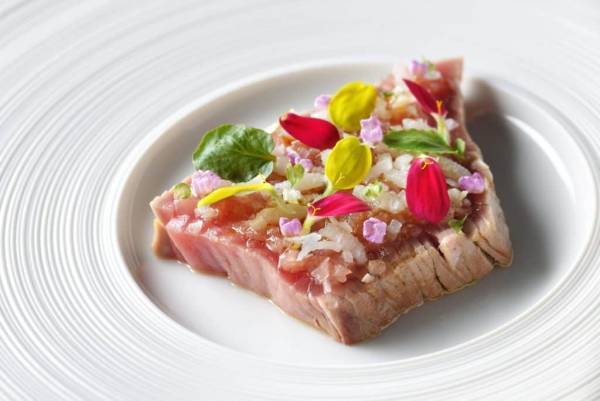 フレンチレストラン「Sonore(ソノール)」で秋限定メニューを提供 ～渓流を望むテラスから始まる、鯖、木の子など秋の味覚を堪能するフルコース～｜期間：2022年9月16日～11月26日