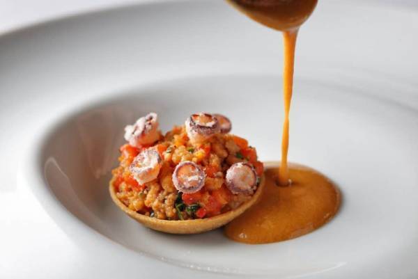 フレンチレストラン「Sonore(ソノール)」で秋限定メニューを提供 ～渓流を望むテラスから始まる、鯖、木の子など秋の味覚を堪能するフルコース～｜期間：2022年9月16日～11月26日