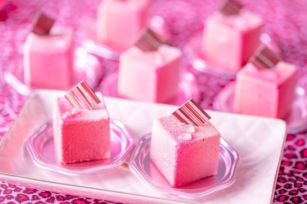 名古屋都心の結婚式場で“夜のいちご狩り”！様々な工夫が施された15種類の大人かわいいスイーツといちごを使用した絶品フード6種が食べ放題！『魅惑のストロベリーナイト 』開催