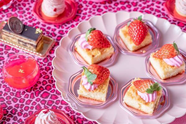 名古屋都心の結婚式場で“夜のいちご狩り”！様々な工夫が施された15種類の大人かわいいスイーツといちごを使用した絶品フード6種が食べ放題！『魅惑のストロベリーナイト 』開催
