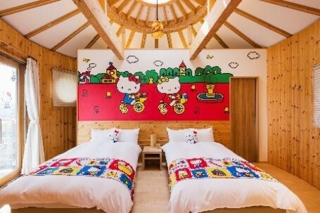 グランシャリオ北斗七星135°ハローキティコラボルーム宿泊者限定オリジナルデザインのハローキティぬいぐるみをプレゼント！