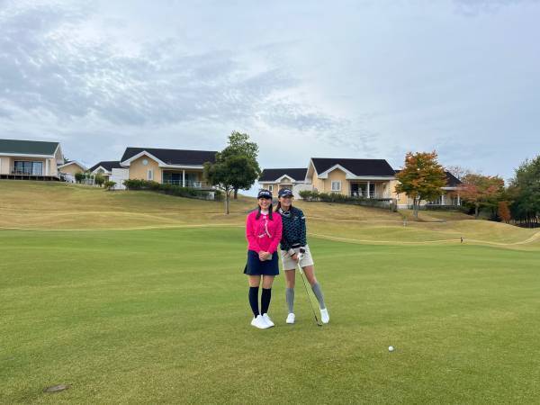 スパ＆ゴルフリゾート久慈において『藤田光里のゴルフ偏差値 向上委員会』の番組を収録