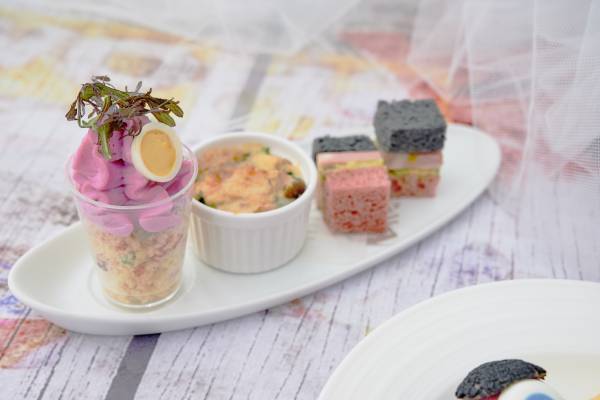 いたずら好きのモンスターたちをビビットカラーのスイーツで表現！『カラフルモンスター アフタヌーンティー』テイクアウトスイーツも同時発売