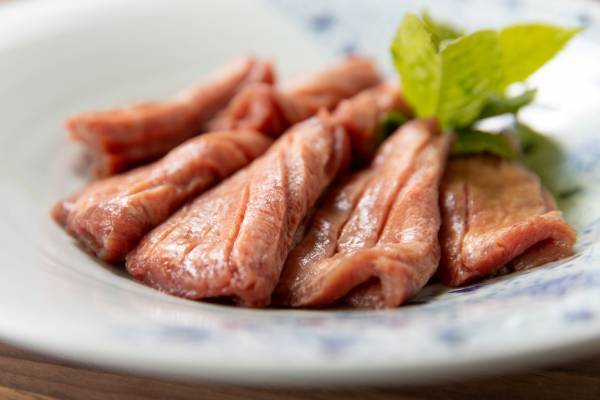 人気No.1 仙台名物「熟成牛たん 極厚やわらか仕込み【塩味】」パッケージを一新してリニューアル新発売！