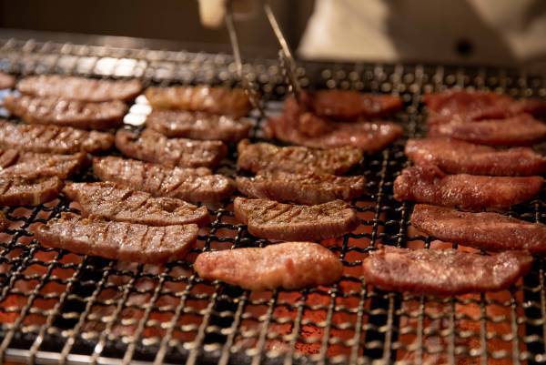 人気No.1 仙台名物「熟成牛たん 極厚やわらか仕込み【塩味】」パッケージを一新してリニューアル新発売！