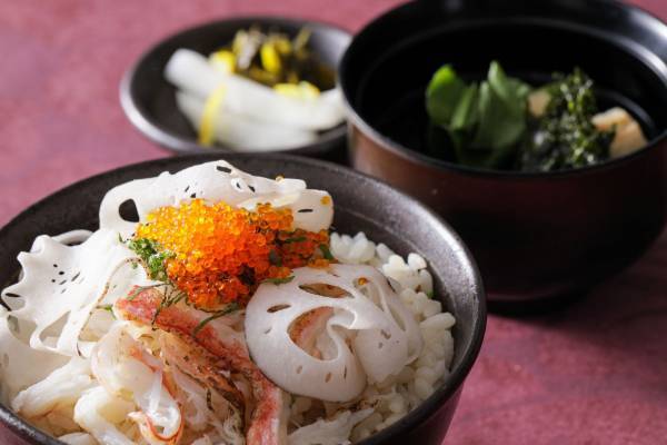 クリスマスにぴったりな、豪華食材をふんだんに使用した限定4コース登場！ 伊勢海老や鮑、松阪牛を鉄板焼で堪能！ 『鉄板焼 期間限定コース～STRINGS CHRISTMAS ADVENT～ 』販売