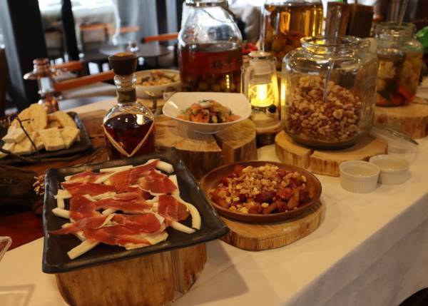 ヴィラご宿泊者様限定　アフターディナー和洋菓子ビュッフェ開催！