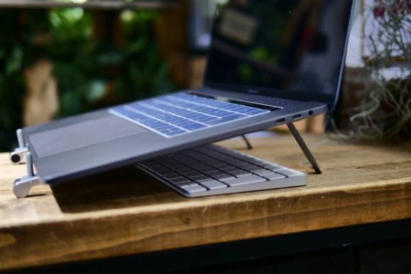 1秒で3WAYに変形するPCスタンド　1台３役のミニマルなマルチスタンドが公式サイトで一般販売開始