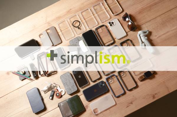 シンプルの中にもプラスがあるブランド「Simplism」より、使用中のケースがMagSafe対応になるメタルリングと、リングスタンドを発売