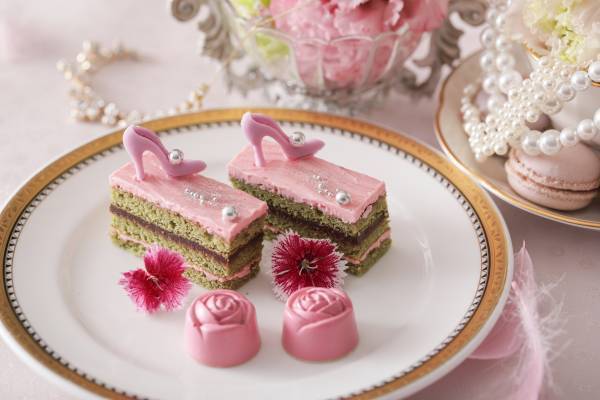 フランス王妃をイメージしたロマンティックな客室が登場！アフタヌーンティー付き 『マリー・アントワネット～コンセプトルーム～』販売