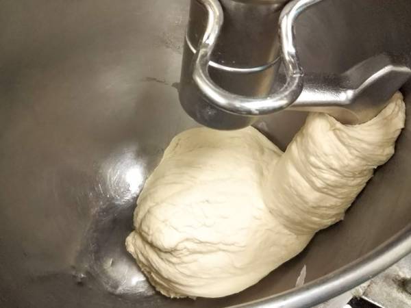 【近畿圏ライフ】外はパリッと、中はもっちり食感の手作りフランスパン！年間30万本以上を販売する“小麦の郷”の人気商品「バゲット」をリニューアル