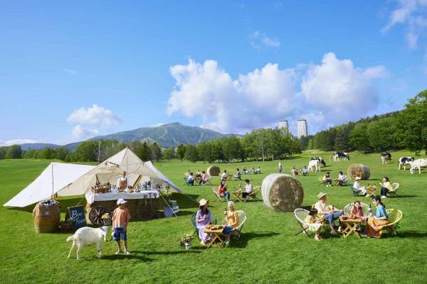 【リゾナーレトマム】広大なファームで「ファームクラフトビアガーデン」開催　北海道内3社の醸造所とのコラボビールも｜期間：2022年７月1日～8月31日