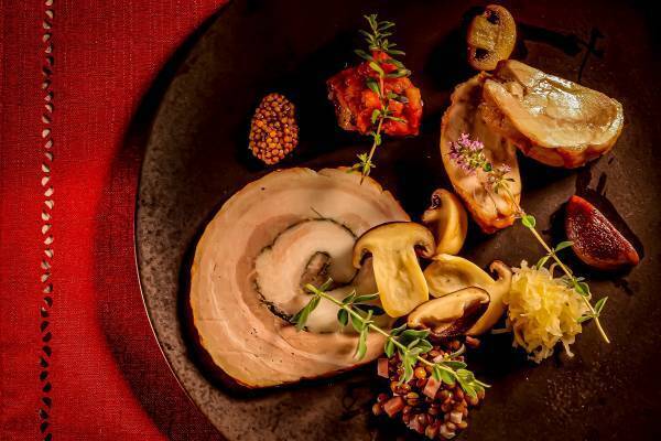 【大阪】無数のイルミネーションと大聖堂を臨む開放的なテラスで楽しむビアガーデン 『Beer Garden~ラターブル ドゥ テラス~』 日程限定で『花火Night』も開催